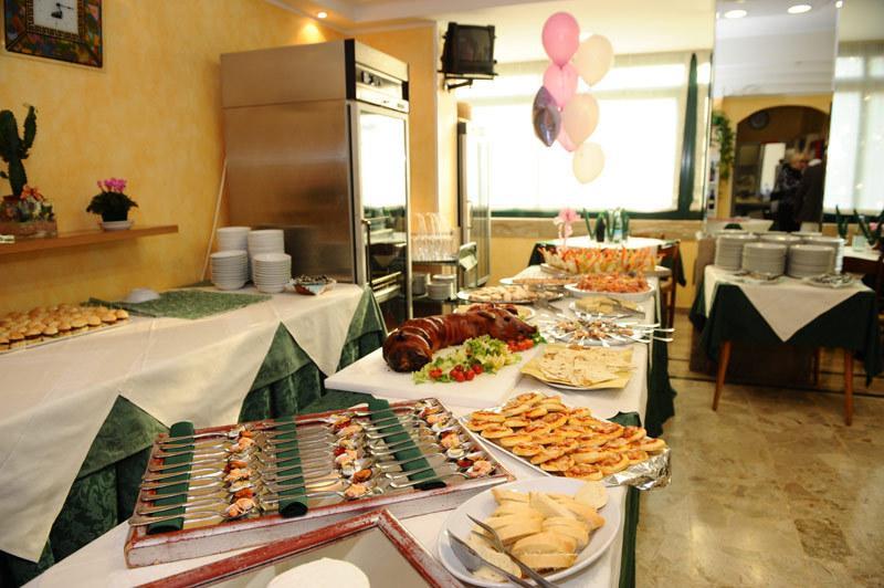 Hotel Verdemare Rimini Kültér fotó