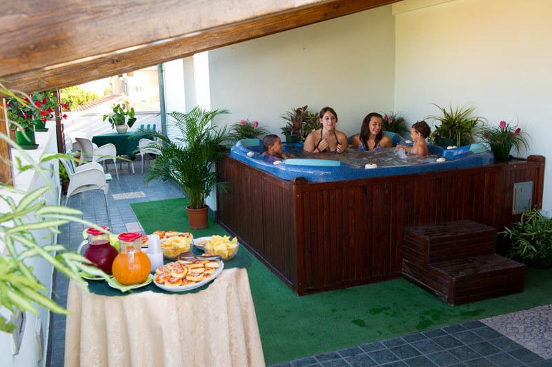 Hotel Verdemare Rimini Kültér fotó