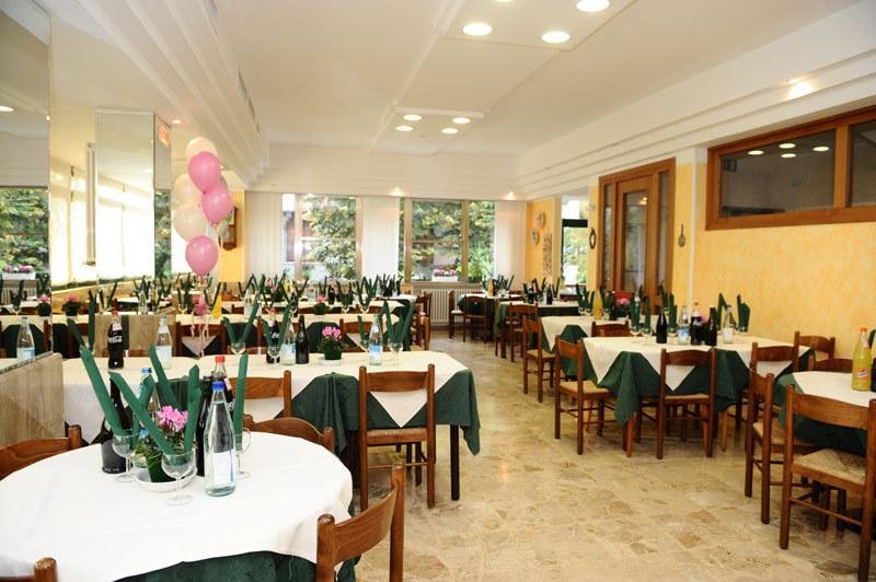 Hotel Verdemare Rimini Kültér fotó